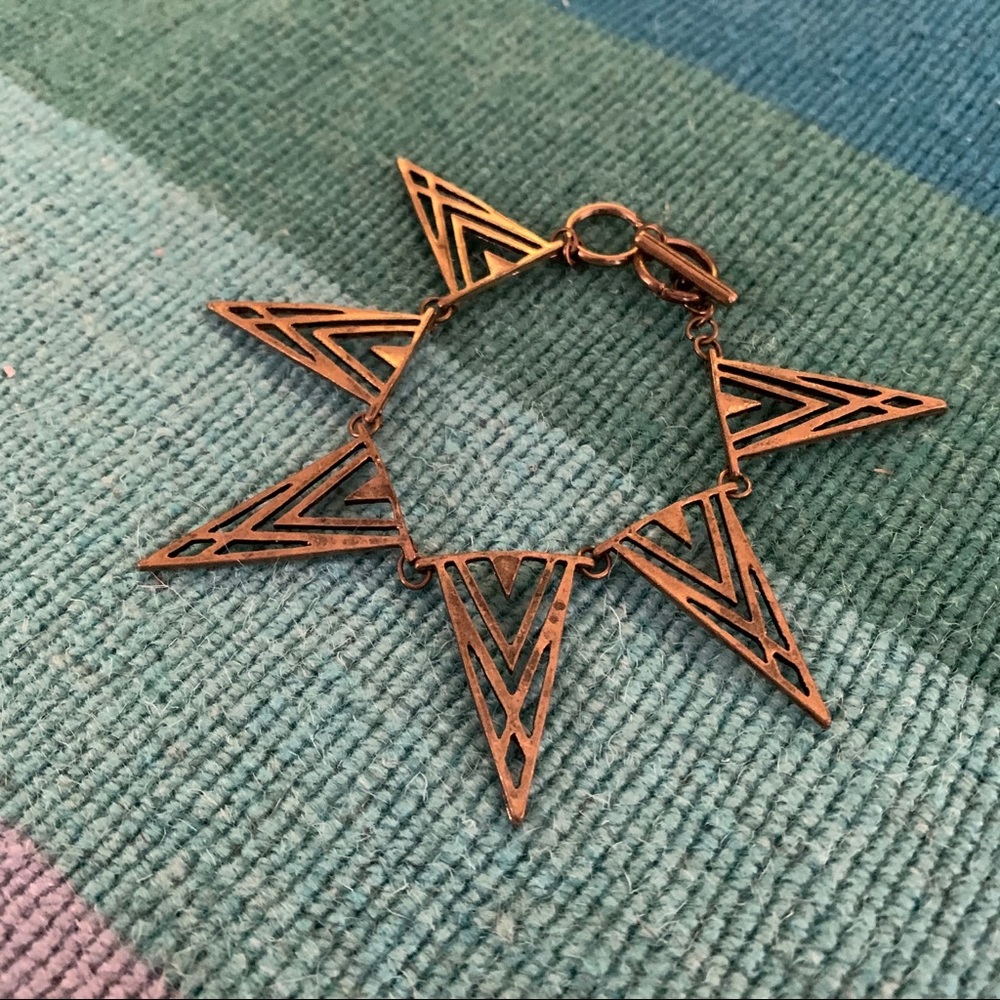 Brandy Melville triangle spike bracelet - Picture 2 of 2